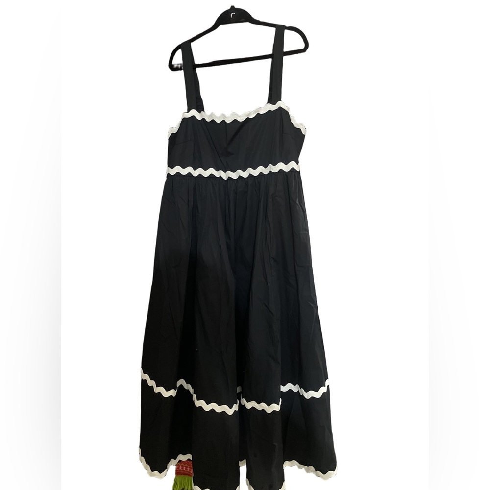 New Arrival. Black Dress with White Trim size 2X 18/20 🌸🌹🌺 LAST ONE - Picture 4 of 12